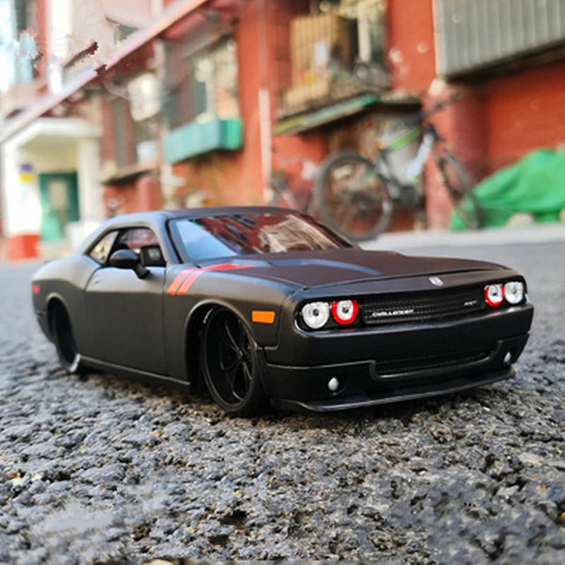 1:24 Dodge Challenger SRT Model Car