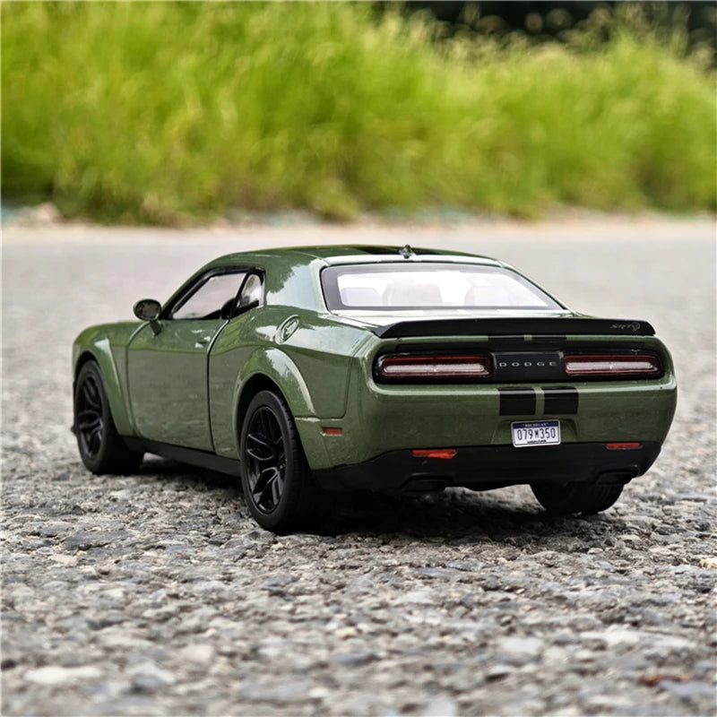 1:24 Dodge Challenger SRT Model Car