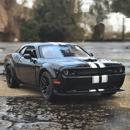 1:24 Dodge Challenger SRT Model Car