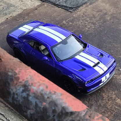 1:24 Dodge Challenger SRT Model Car